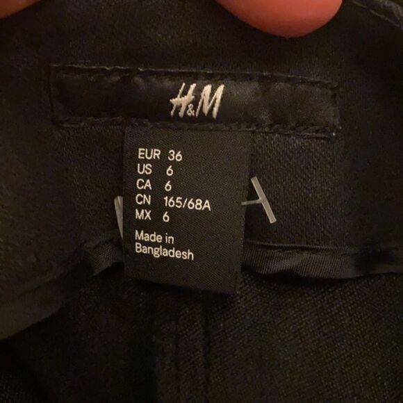 H&M Mini Skirt    - Picture 9 of 9